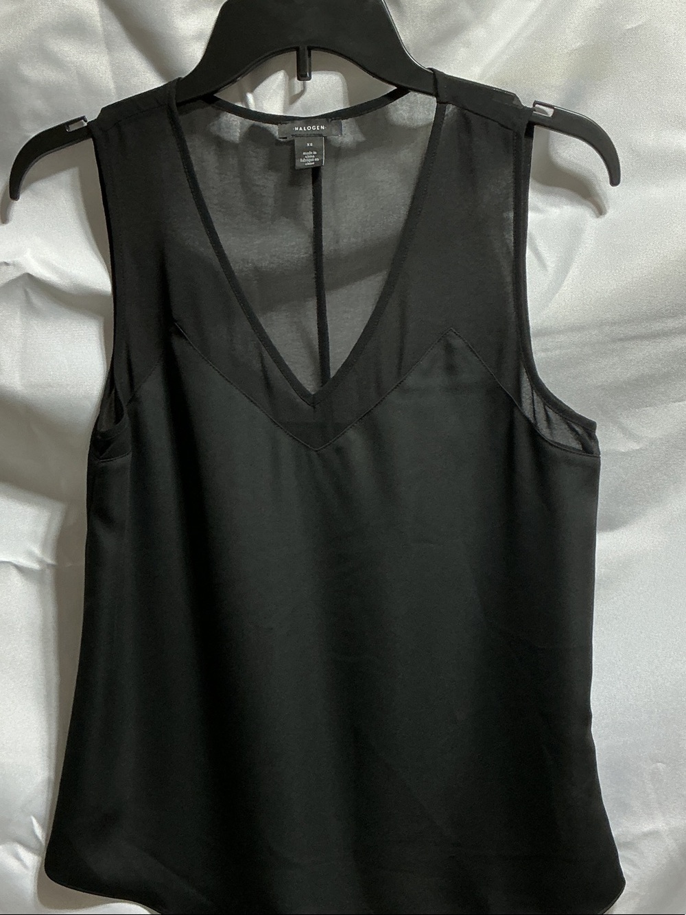 HALOGEN WOMENS SLEEVELESS TOP BLOUSE BLACK TANK V-neck SHEER BORDER NECKLINE